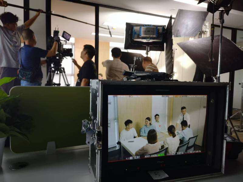 西丰县TVC拍摄公司：科技产品视觉化大师，诠释未来感与功能美学